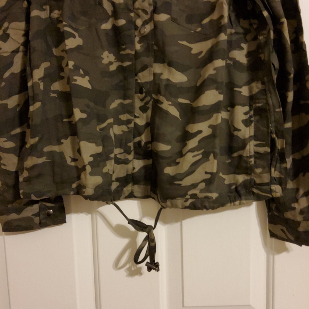 Camo Drawstring Shirt - Picture 3 of 3